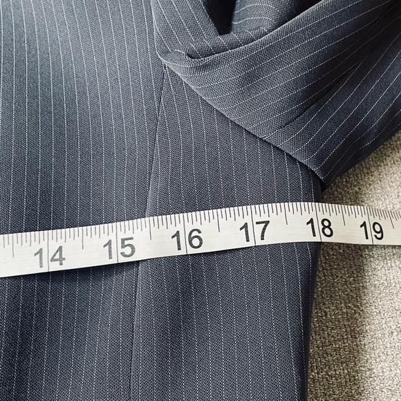 NWT Tahari Steel Grey White Pinstripe 3/4 Sleeve 3 Button Lined Blazer Jacket - Picture 9 of 11